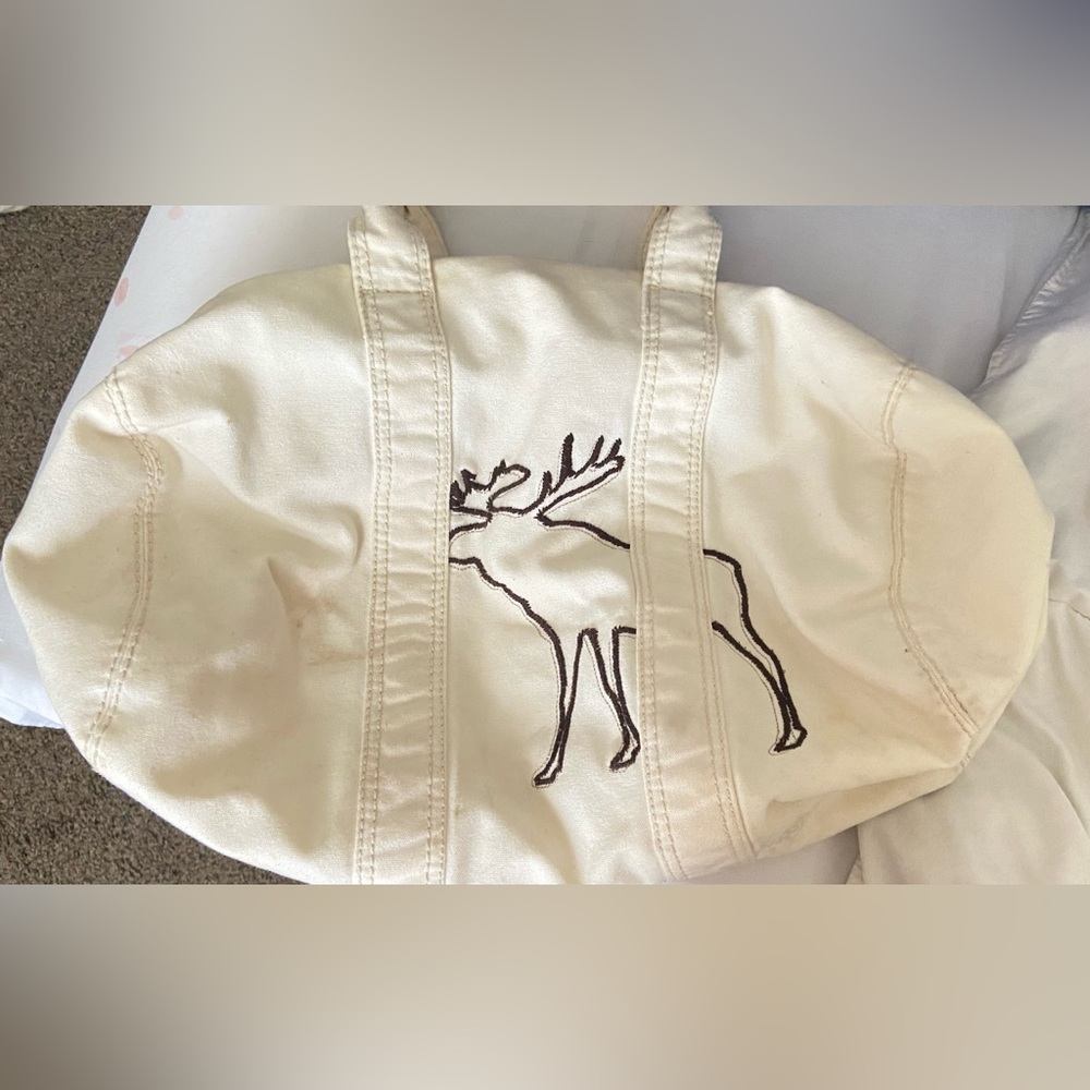 Abercrombie & Fitch white duffel